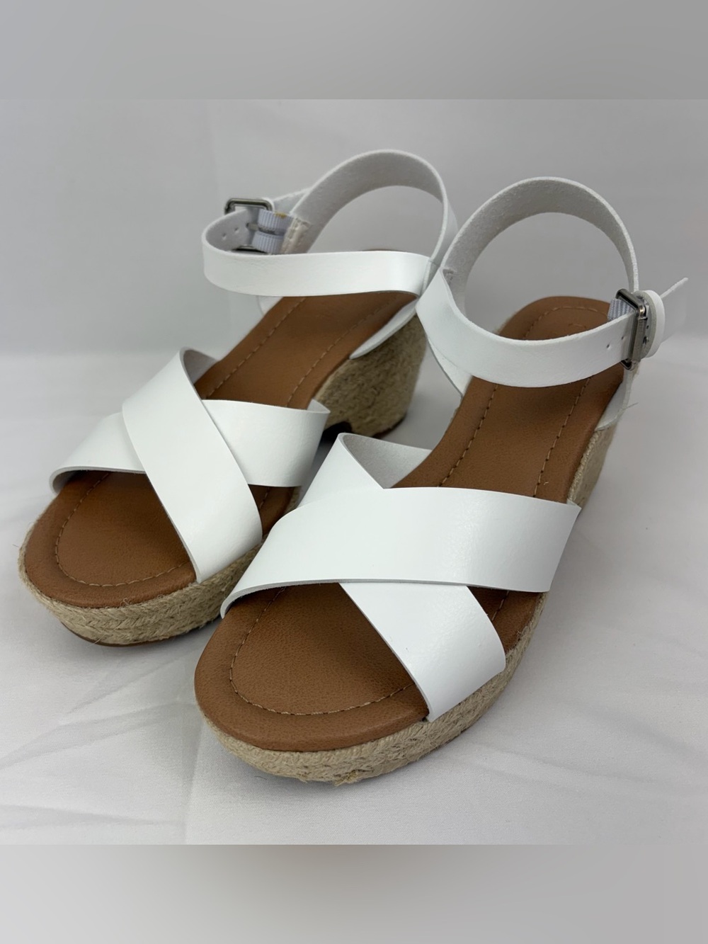 *NEW* Cushionaire Robbie Espadrilles Heeled Sandals Size 8.5 White